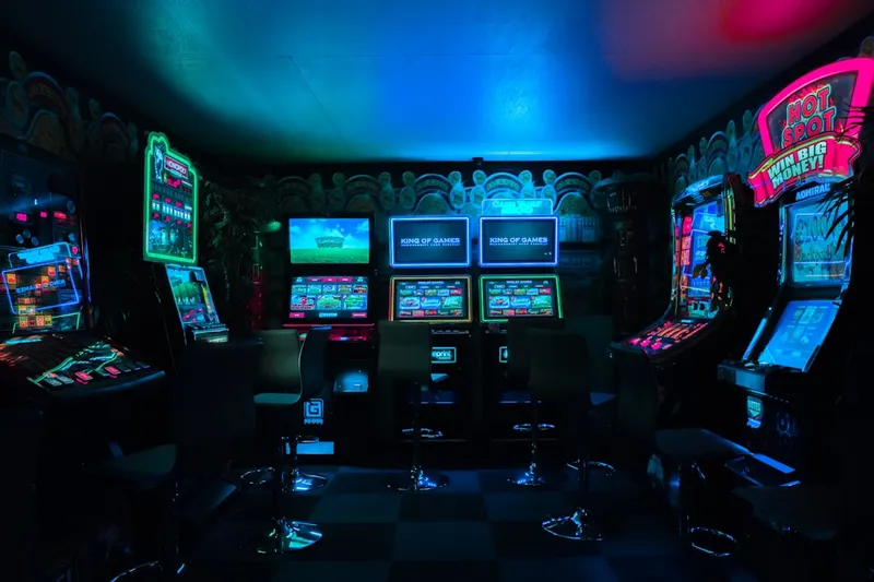 Whilst strolling through any arcades, always stop to take a photo and play around in Lightroom. You'll be impressed.